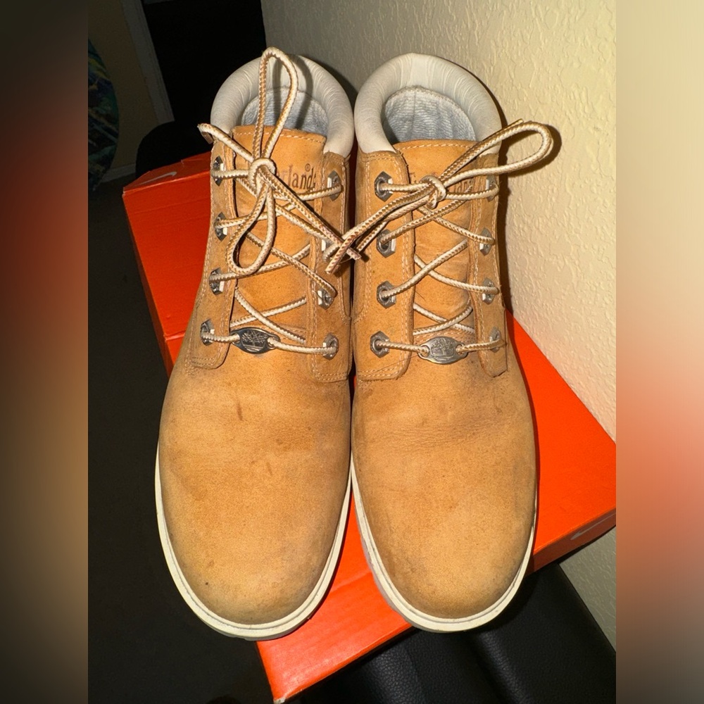 Woman’s Timberlands - Picture 4 of 13